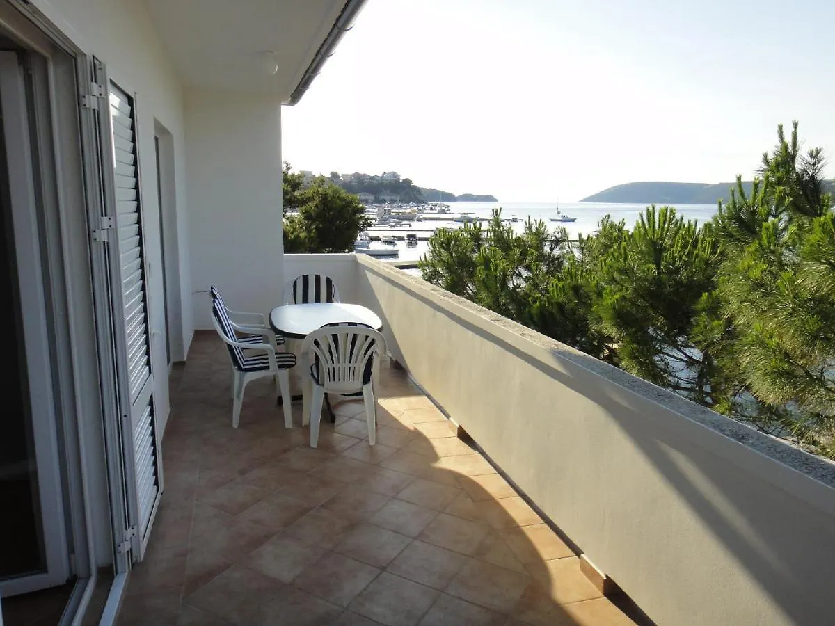 Apartments Vidas At Sea With Pier Supetarska Draga 0*,  Croatia