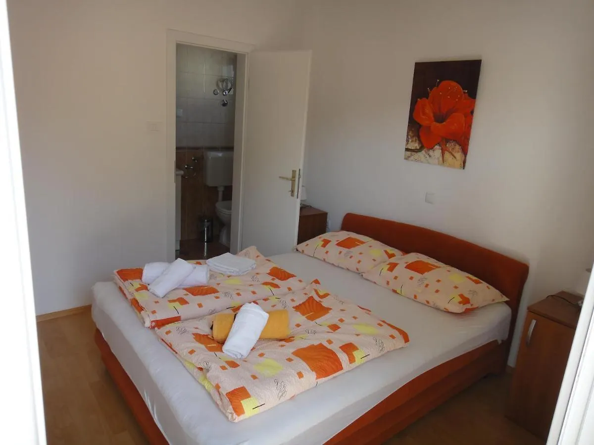 Apartments Vidas At Sea With Pier Supetarska Draga Croatia